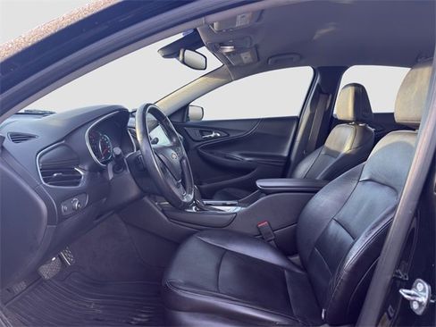 Used 2016 Chevrolet Malibu LT w/ Leather Package image 9