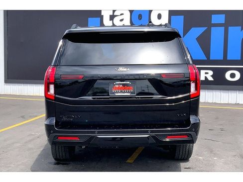 New 2026 Ford Expedition Max Platinum w/ Stealth Appearance Package AWD/4WD image 4