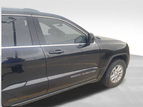 Used 2018 Jeep Grand Cherokee Laredo image 4