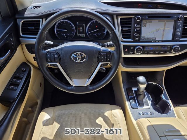 Used 2019 Toyota Highlander Limited Platinum FWD image 15