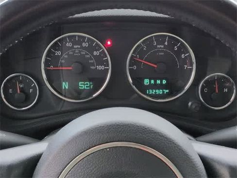 Used 2016 Jeep Wrangler Unlimited Sahara w/ Connectivity Group image 30