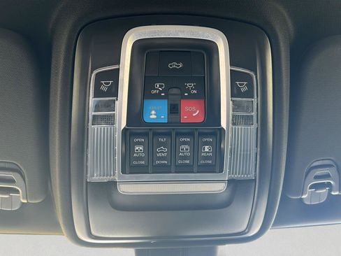 Used 2025 RAM 1500 Laramie w/ Laramie Southwest Edition AWD/4WD image 18