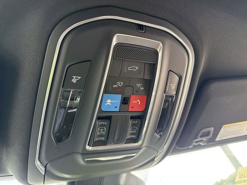 New 2025 Jeep Grand Cherokee L Laredo w/ Luxury Tech Group I image 16