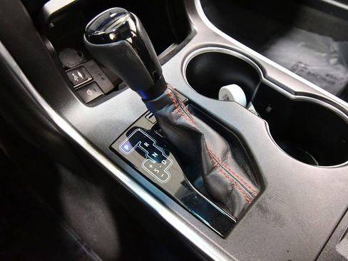 Used 2015 Toyota Camry XSE FWD image 27