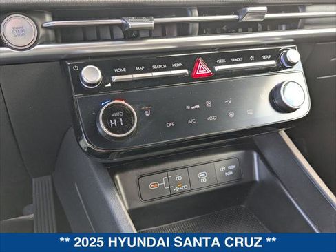 Used 2025 Hyundai Santa Cruz SEL image 17