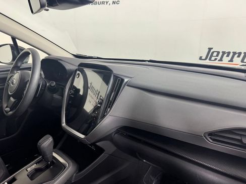 Used 2025 Subaru Crosstrek 2.5i Premium AWD/4WD image 35