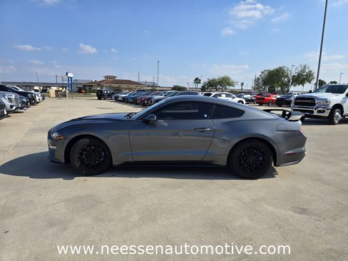 Used 2023 Ford Mustang Coupe image 5