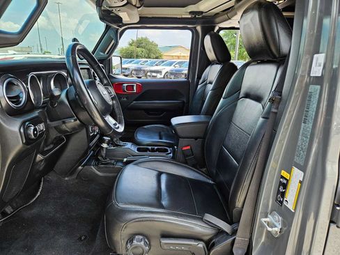 Used 2020 Jeep Wrangler Unlimited Sahara AWD/4WD image 16