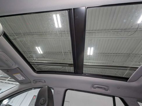 Used 2021 GMC Terrain SLT w/ Infotainment Package II AWD/4WD image 18