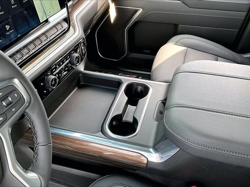 New 2026 Chevrolet Silverado 2500 LT w/ All Star Edition AWD/4WD image 8