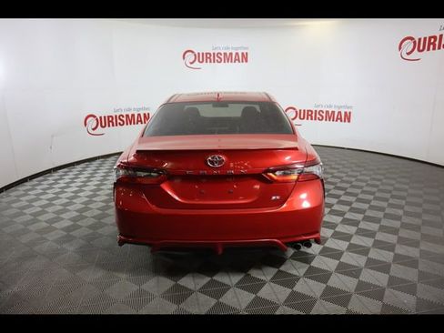 Used 2024 Toyota Camry SE image 12