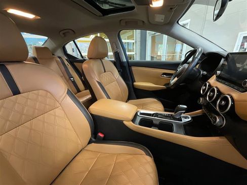 Used 2021 Nissan Sentra SV w/ SV Premium Package image 27