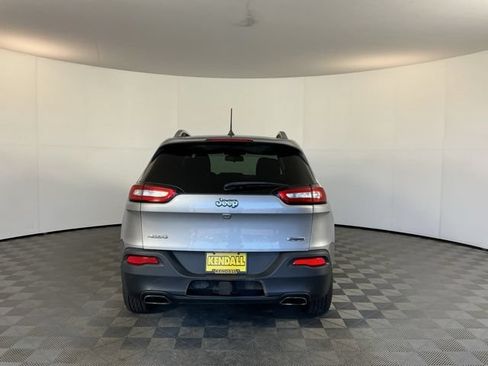 Used 2018 Jeep Cherokee Latitude AWD/4WD image 6