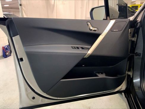 New 2026 BMW iX xDrive45 image 10
