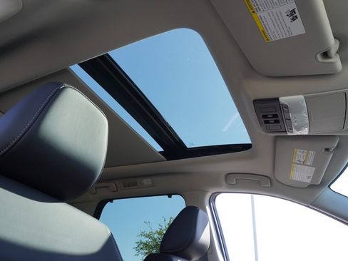 Certified 2025 Nissan Pathfinder Platinum AWD/4WD image 13