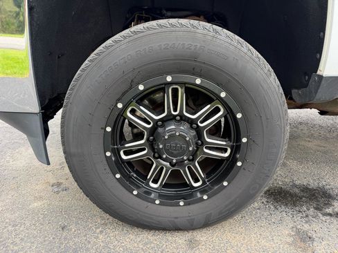 Used 2015 Chevrolet Silverado 2500 LT AWD/4WD image 18