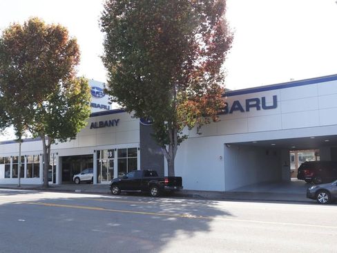 Used 2025 Subaru Outback Premium image 39