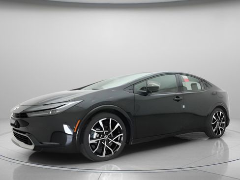 New 2026 Toyota Prius Plug-In Hybrid image 2