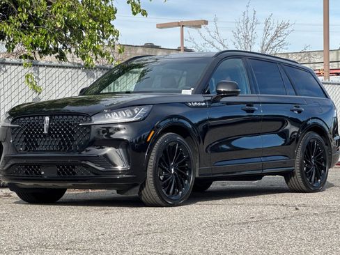 Used 2025 Lincoln Aviator Reserve w/ Jet Appearance Package image 8