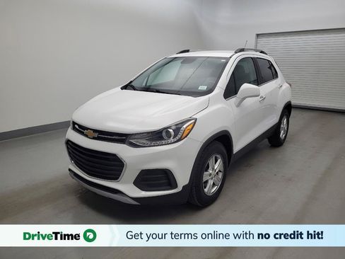 Used 2020 Chevrolet Trax LT w/ LT Convenience Package FWD image 1
