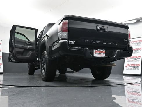Used 2021 Toyota Tacoma TRD Off-Road image 50
