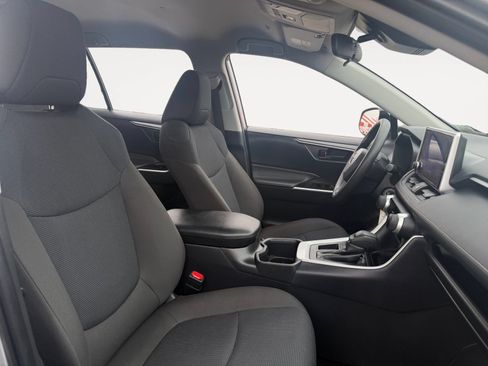 Certified 2025 Toyota RAV4 LE FWD image 15