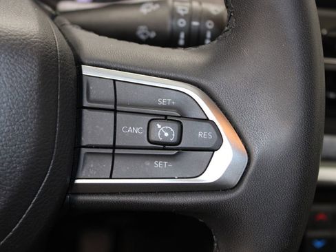 Used 2024 Jeep Compass Latitude image 21