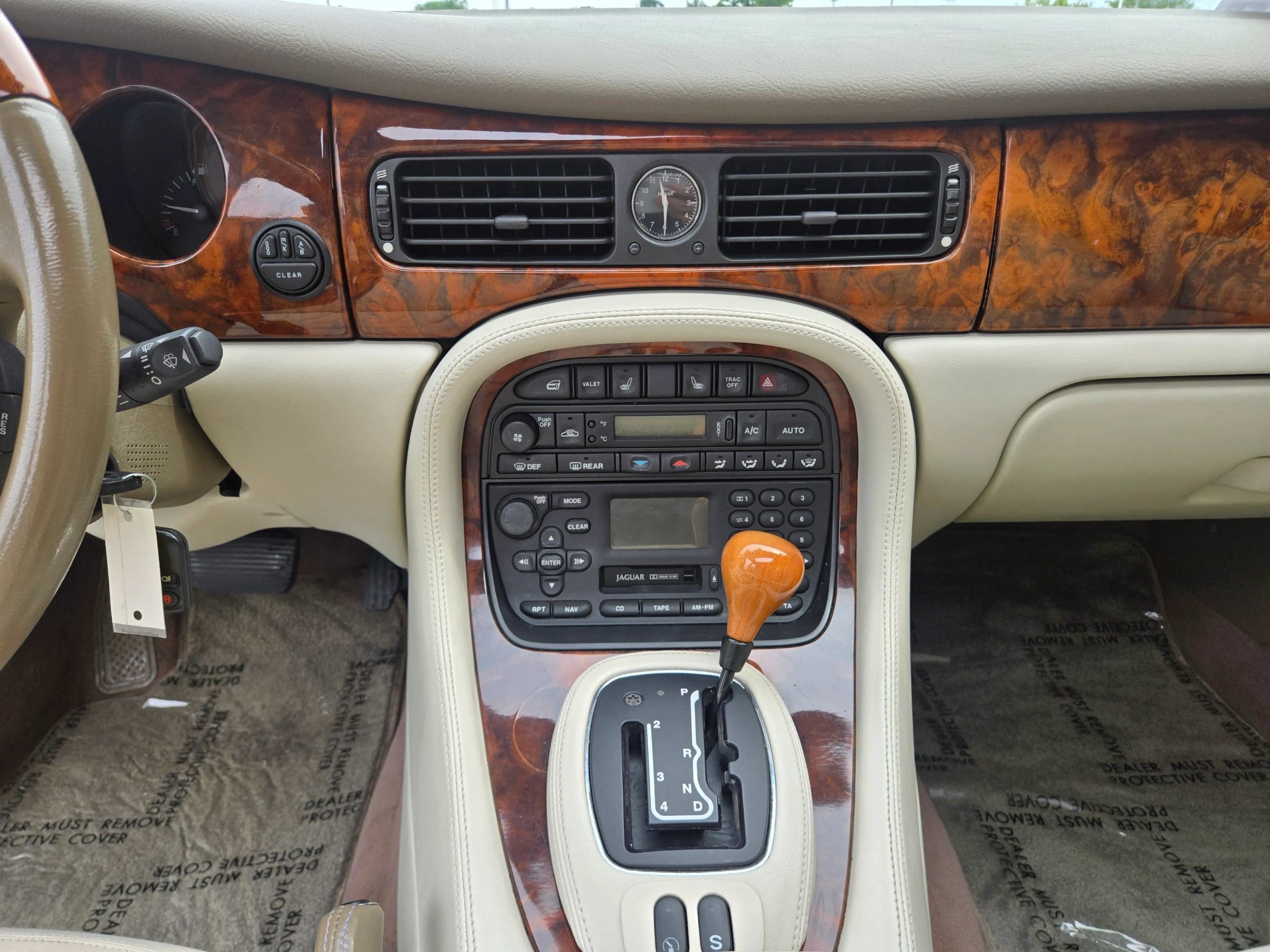 Used 2001 Jaguar XJ8 RWD image 14