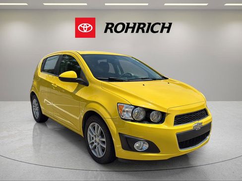 Used 2016 Chevrolet Sonic LT w/ LT Promotional Package FWD image 4