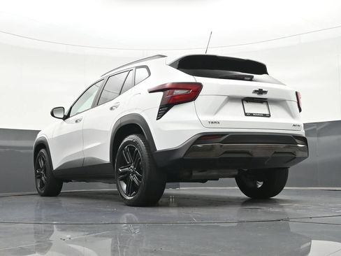 Used 2024 Chevrolet Trax ACTIV w/ Sunroof Package FWD image 26