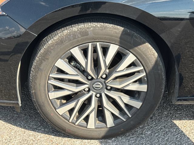Used 2025 Nissan Altima 2.5 SV FWD image 22