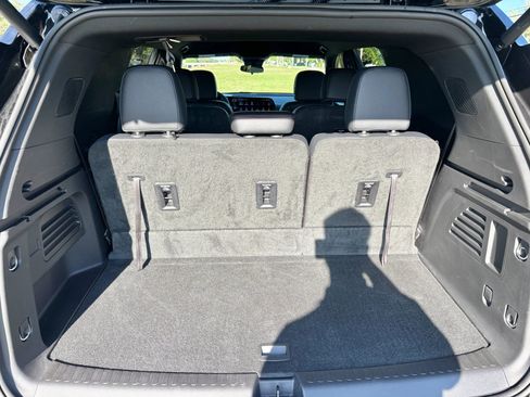 Used 2026 Chevrolet Traverse Z71 image 32