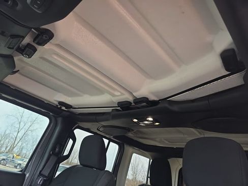 Used 2023 Jeep Wrangler Unlimited Sport AWD/4WD image 31