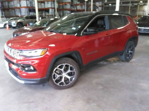 Used 2024 Jeep Compass Limited AWD/4WD image 7