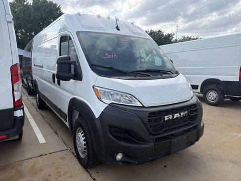Used 2024 RAM ProMaster 2500 w/ Convenience Group FWD image 2