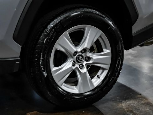 Used 2020 Toyota RAV4 XLE w/ Convenience Package FWD image 59