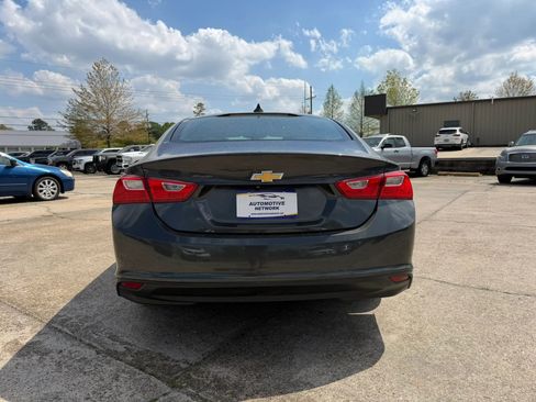 Used 2016 Chevrolet Malibu LT FWD image 4