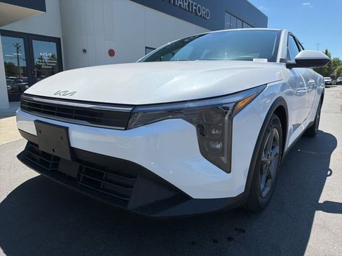 New 2026 Kia K4 FWD image 3
