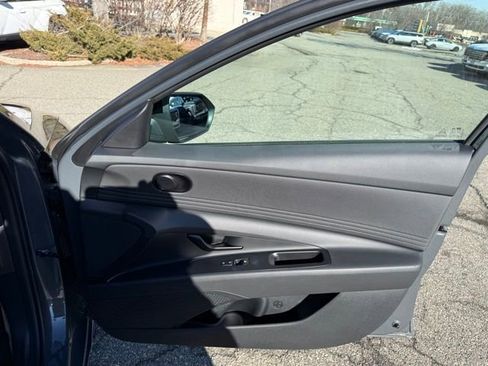 Certified 2025 Hyundai Elantra Sport image 34