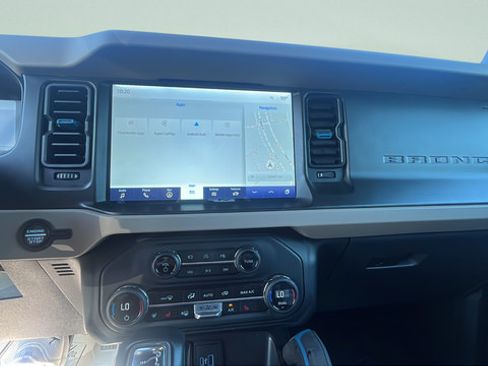 Used 2023 Ford Bronco Wildtrak AWD/4WD image 16