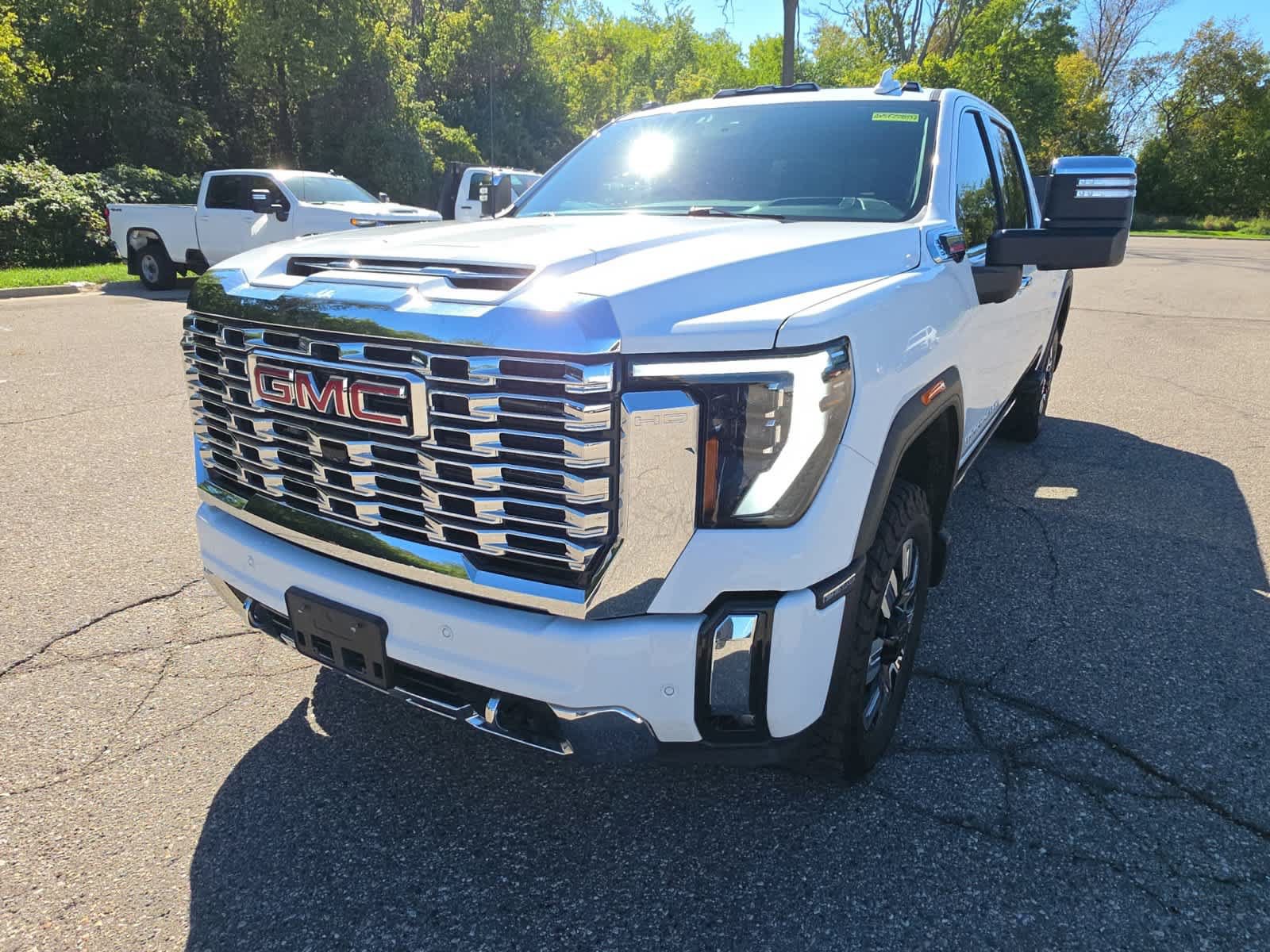 Used 2025 GMC Sierra 2500 Denali w/ Denali Reserve Package AWD/4WD image 1