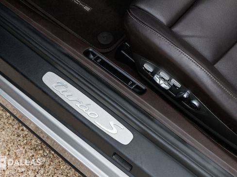 Used 2015 Porsche 911 Turbo S image 22