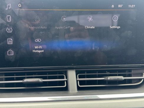 Certified 2025 Chevrolet Trax LT FWD image 9
