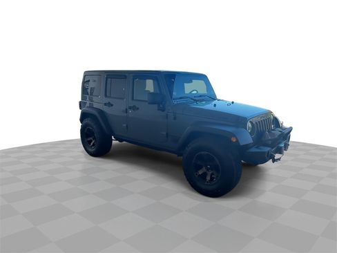 Used 2015 Jeep Wrangler Unlimited Rubicon w/ Connectivity Group image 2