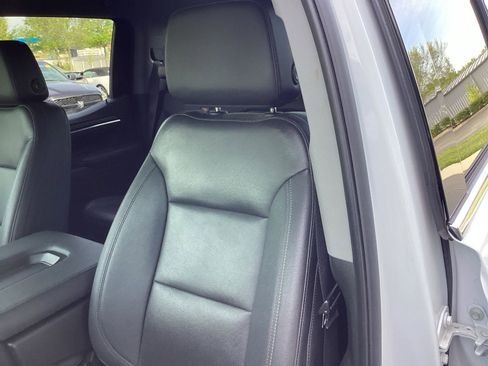 Used 2025 GMC Sierra 1500 SLT AWD/4WD image 12
