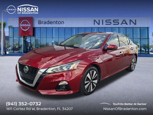 Used 2022 Nissan Altima 2.5 SL image 1