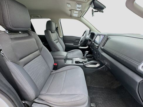 Used 2022 Nissan Frontier SV image 19