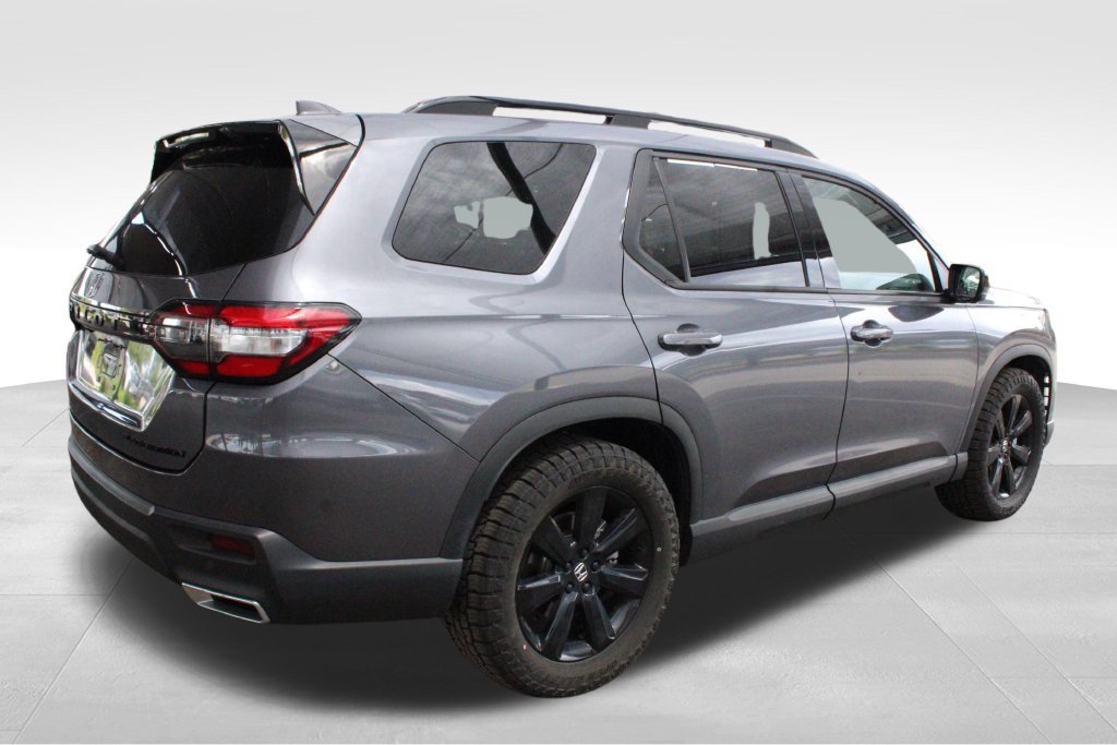 Used 2025 Honda Pilot Black Edition image 17