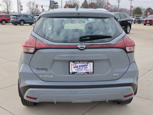 Used 2023 Nissan Kicks SV image 6