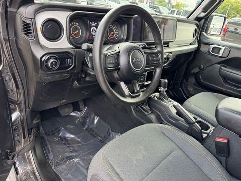 Certified 2024 Jeep Gladiator Sport image 13